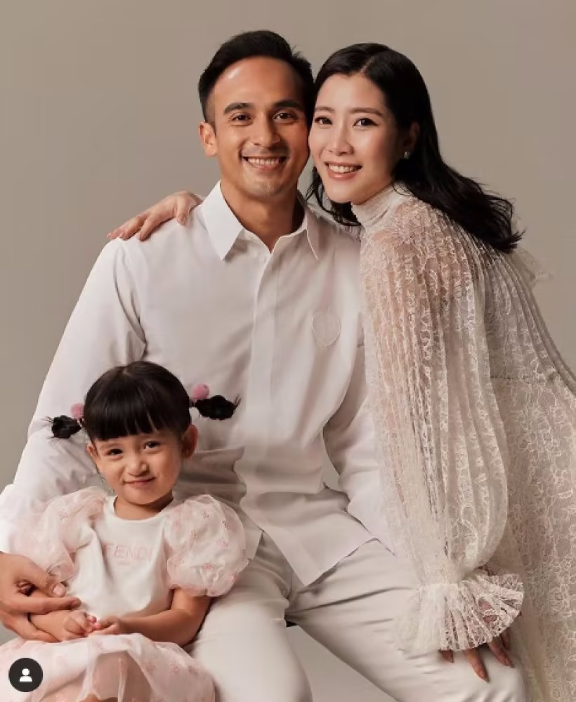 表哥朱丽倩在第一年的第二天生了孩子。嫁入豪门后,身家翻倍,轻松超越刘德华